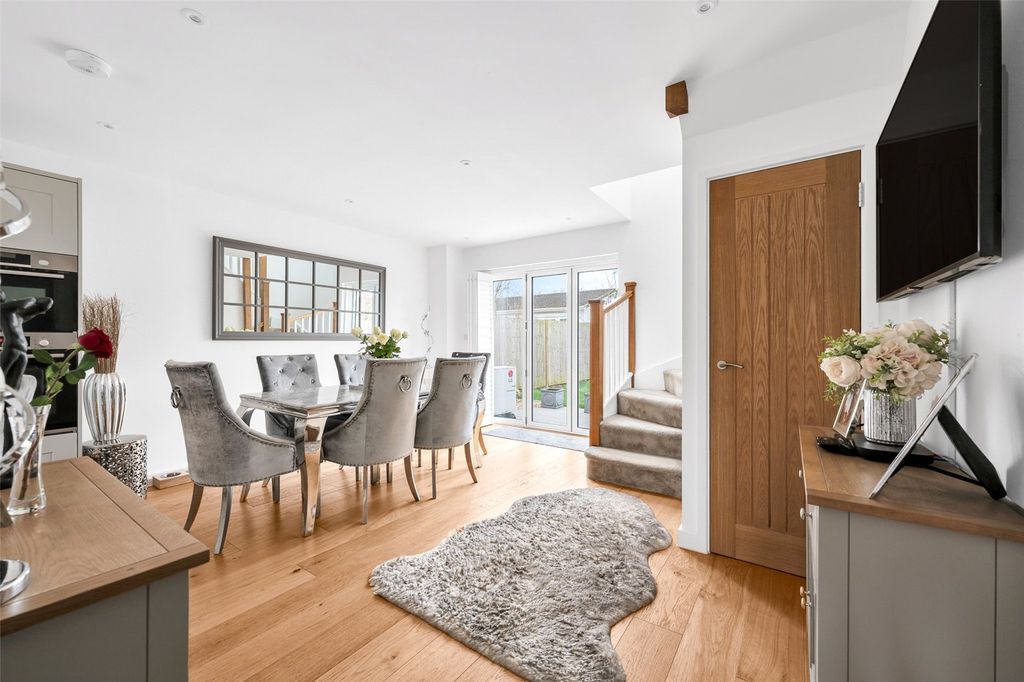 Property photo 2 of 23 Picture No. 11