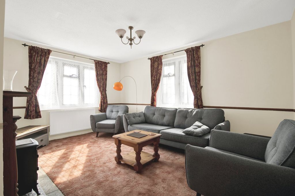 Property photo 3 of 11 Picture No. 06