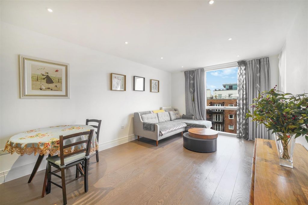 Property photo 1 of 14 Flat 214, Hamond Court - Swd6C2Ocacdntm4Rrdw1.Jpg