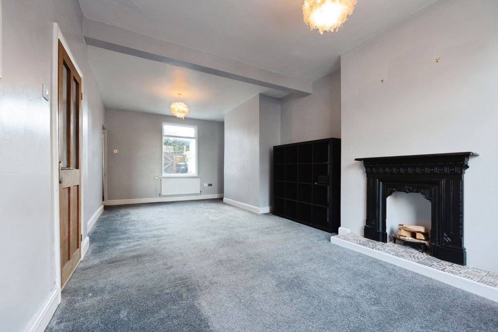 Property photo 3 of 15 Living Room