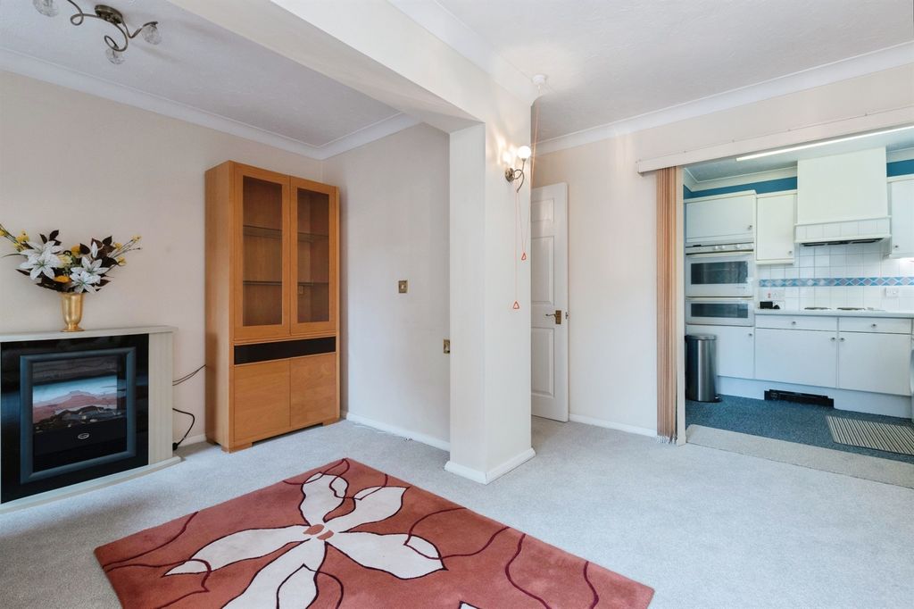 Property photo 2 of 16