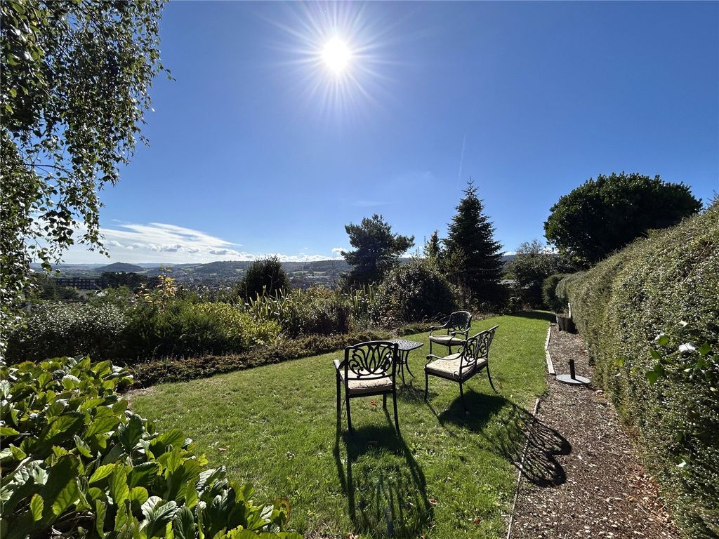 Property photo 3 of 36 Picture No. 10