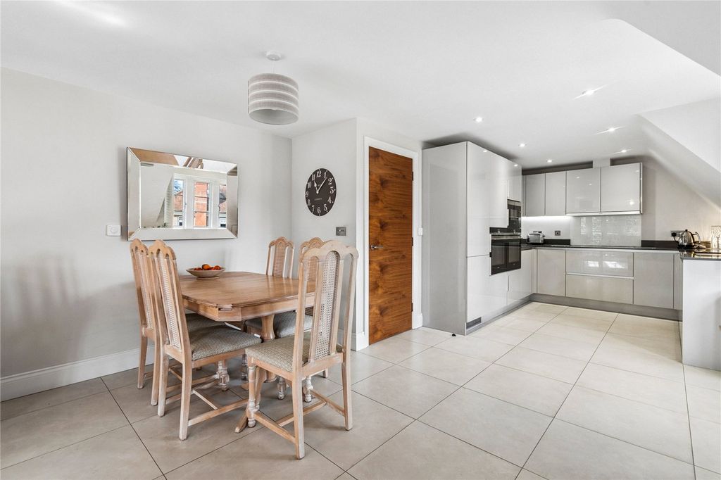 Property photo 3 of 20 Kitchen Diner