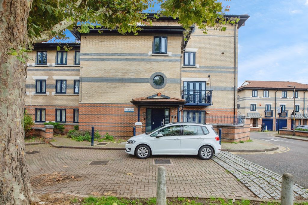 Property photo 1 of 6