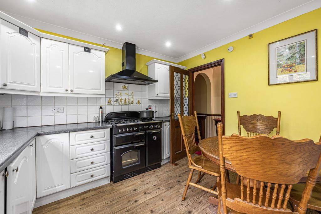 Property photo 2 of 24