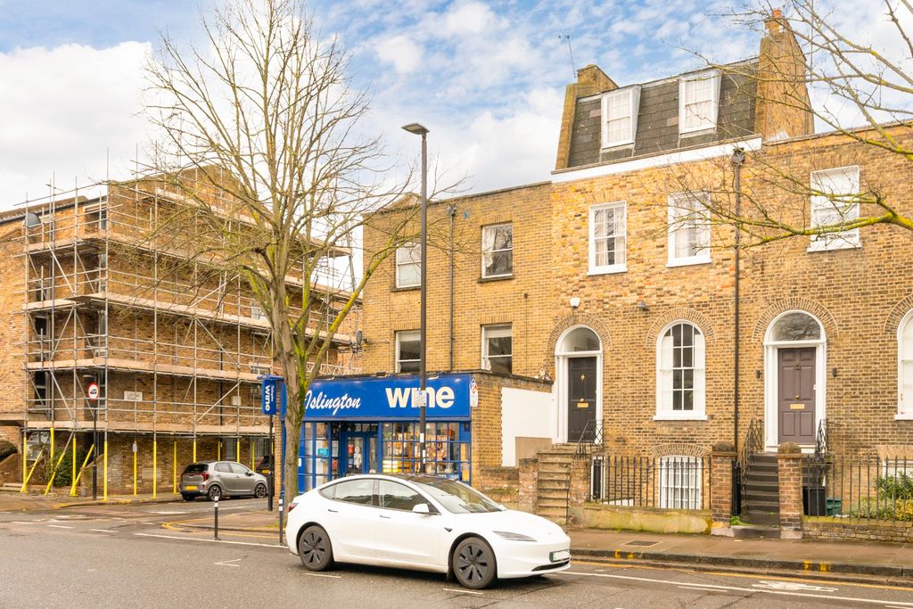 Property photo 3 of 8