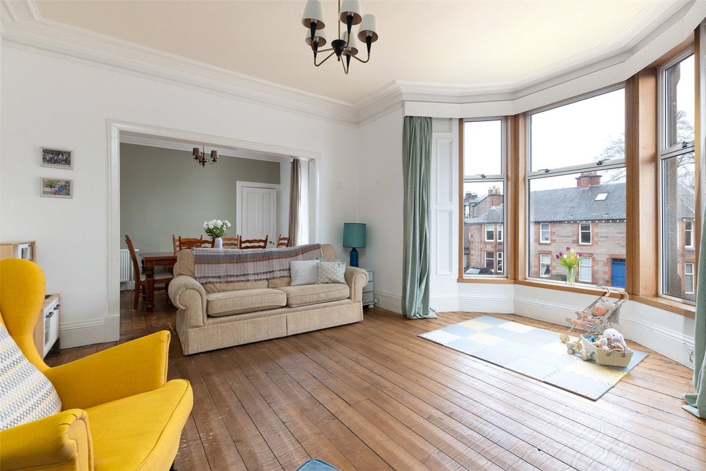 Property photo 3 of 21 Living/Dining