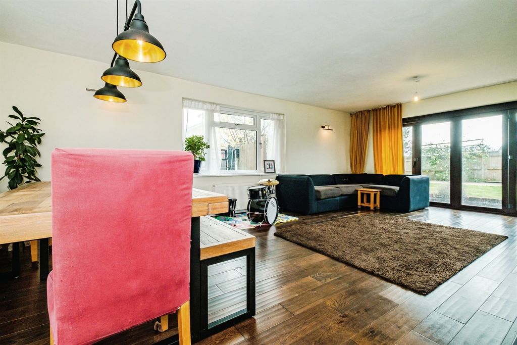 Property photo 3 of 17