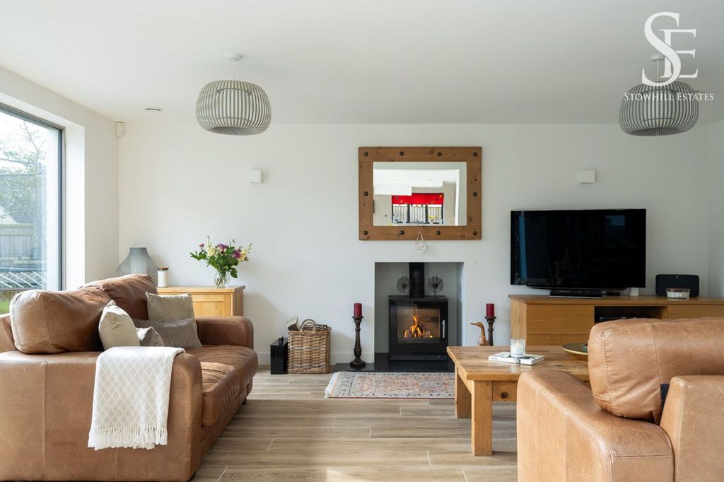 Property photo 3 of 20 Sitting Room