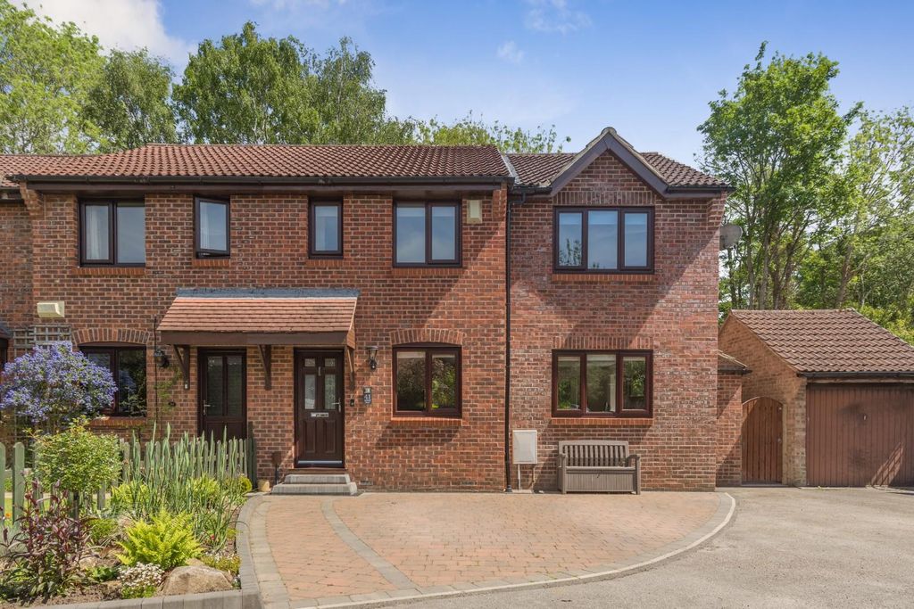 Property photo 1 of 15 8693739-Exterior09.Jpg
