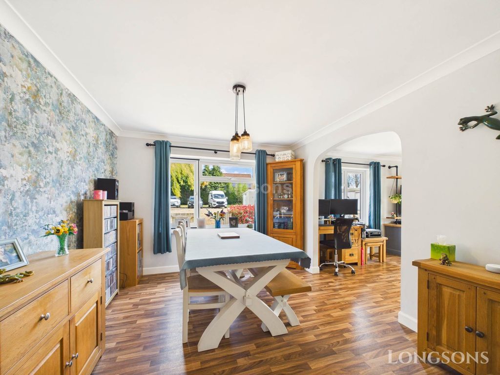 Property photo 3 of 25