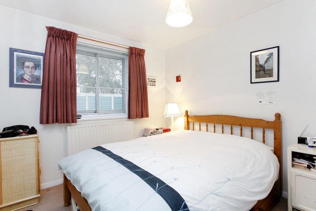 Property photo 3 of 5 Bedroom