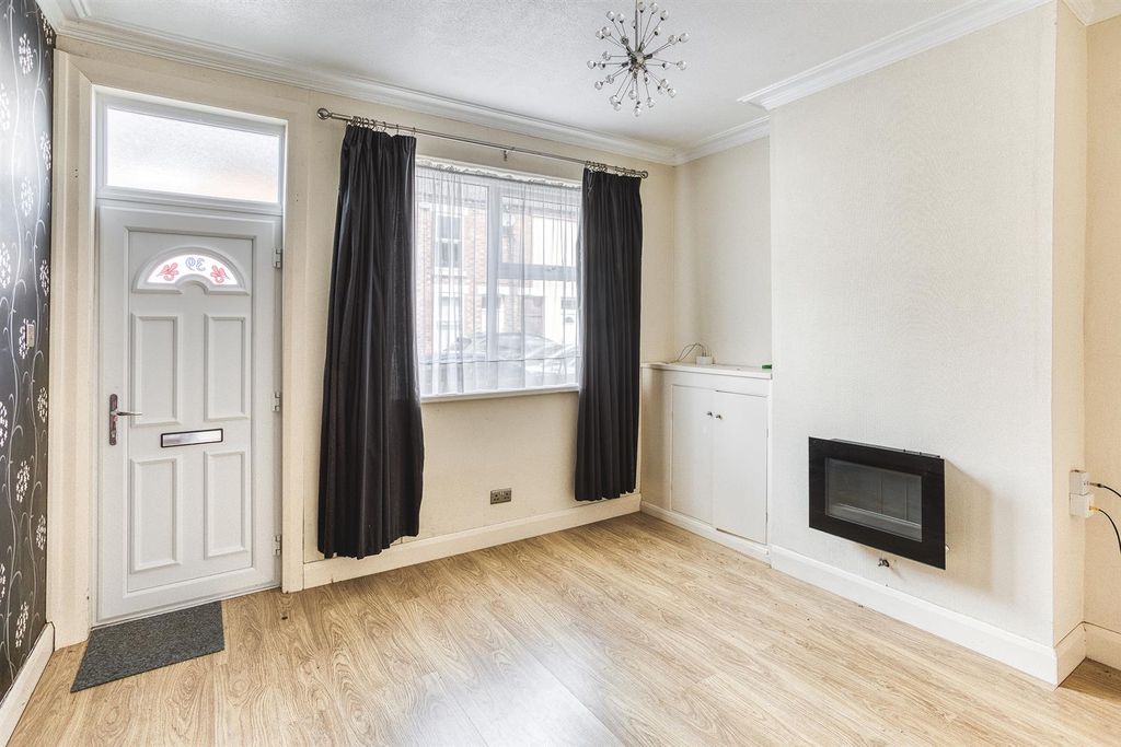 Property photo 2 of 10