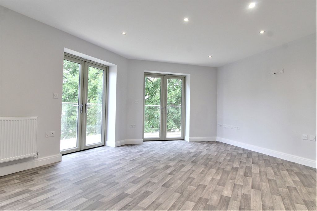 Property photo 3 of 11 Picture No. 11