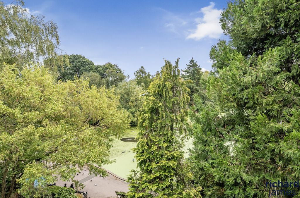 Property photo 2 of 12 432Da8F3-146d-4E8...