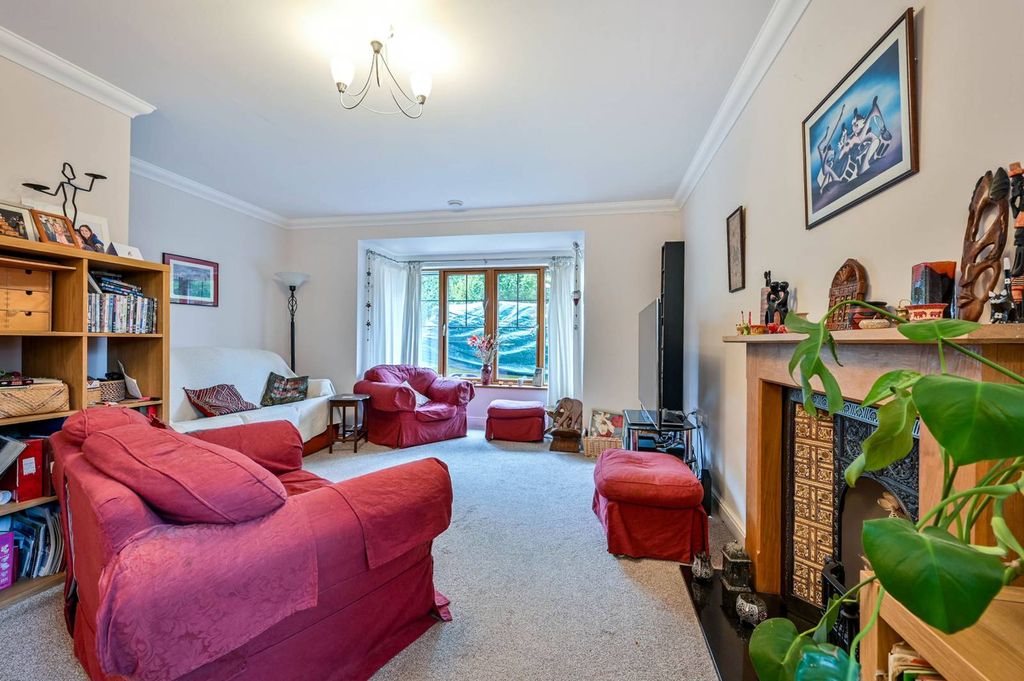 Property photo 3 of 35