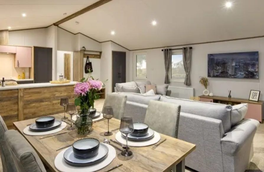 Property photo 3 of 13 4