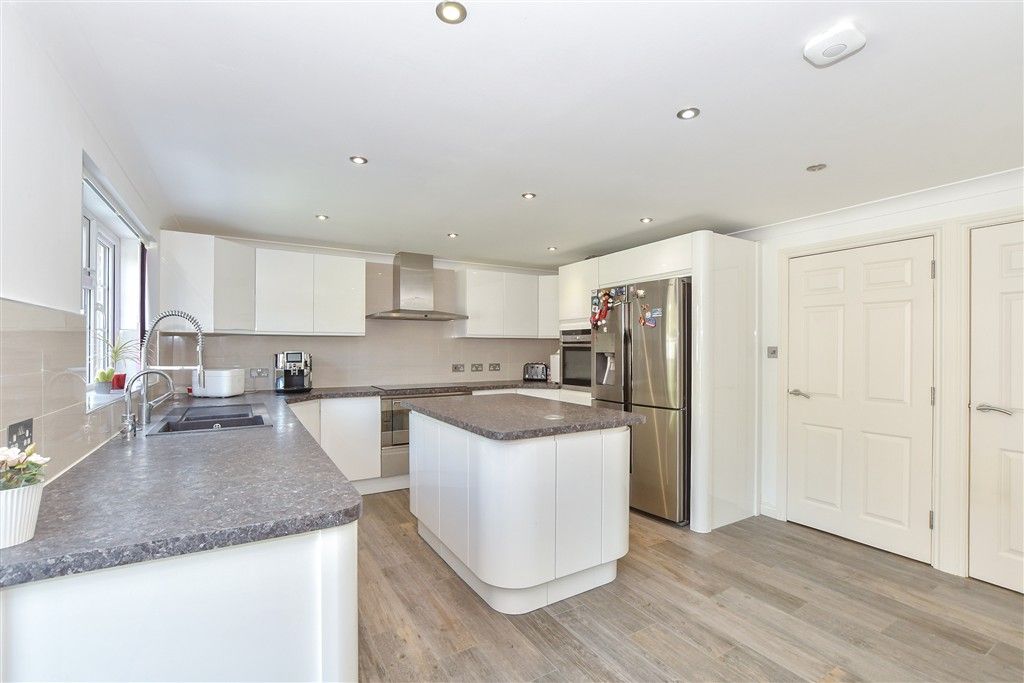 Property photo 3 of 13 Kitchen