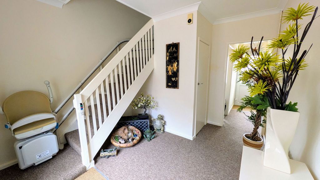Property photo 2 of 8