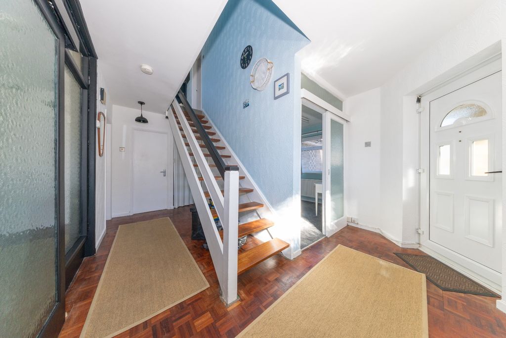 Property photo 2 of 24 3958232