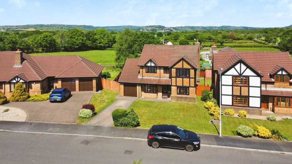 Property photo 1 of 40 4144171