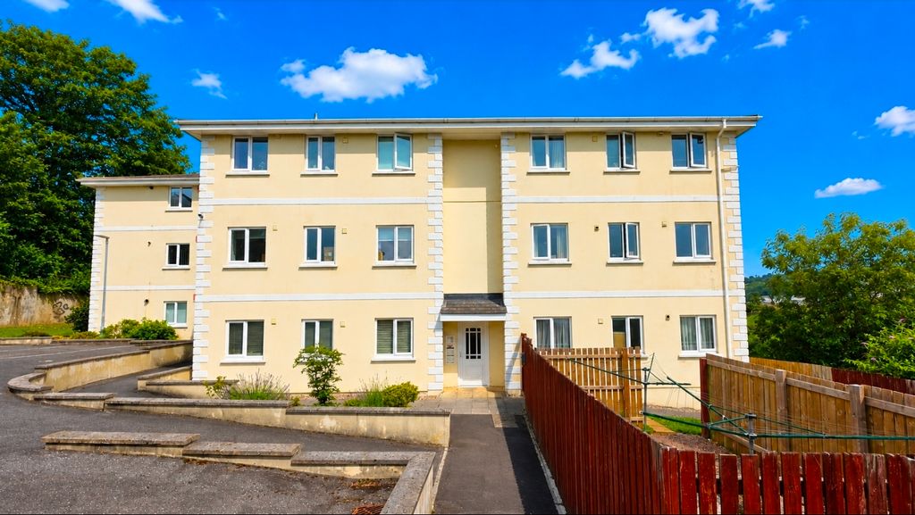 Property photo 1 of 7 Building