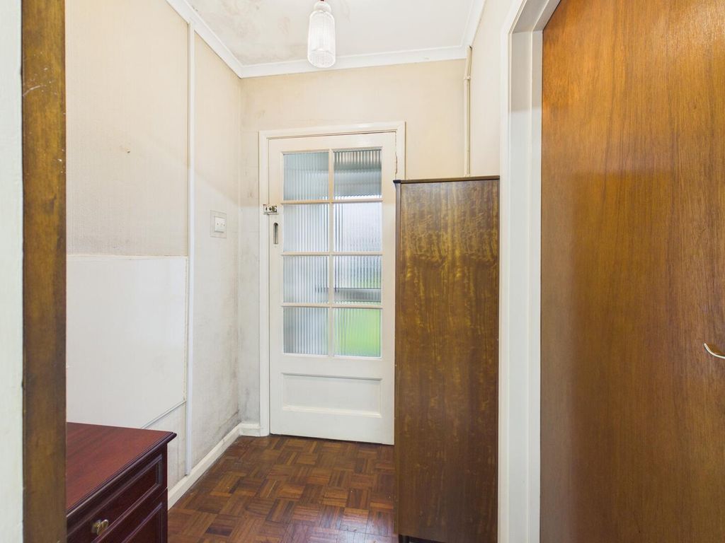 Property photo 2 of 14 Hallway