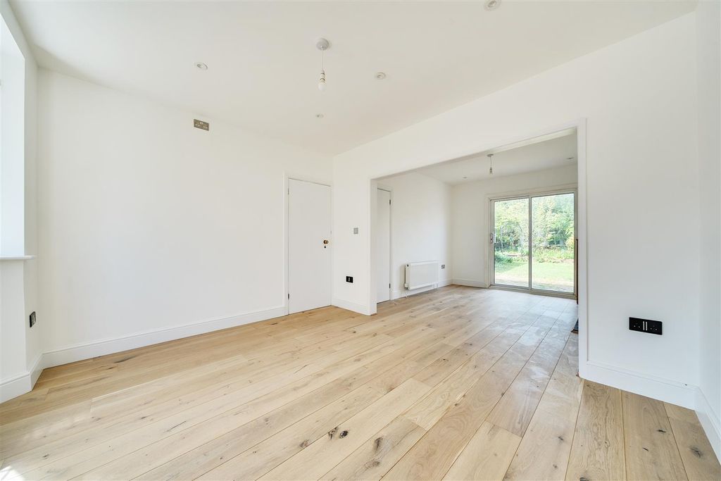 Property photo 2 of 18 1275942 (2).Jpg