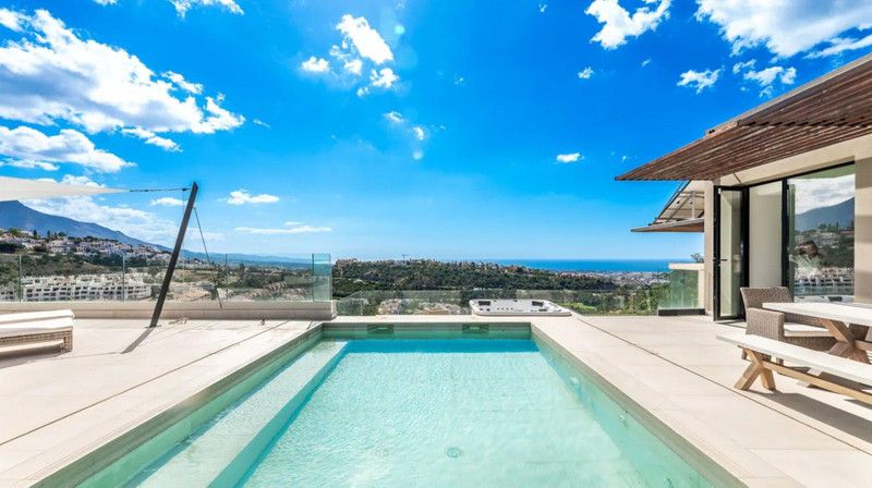 Property photo 2 of 29