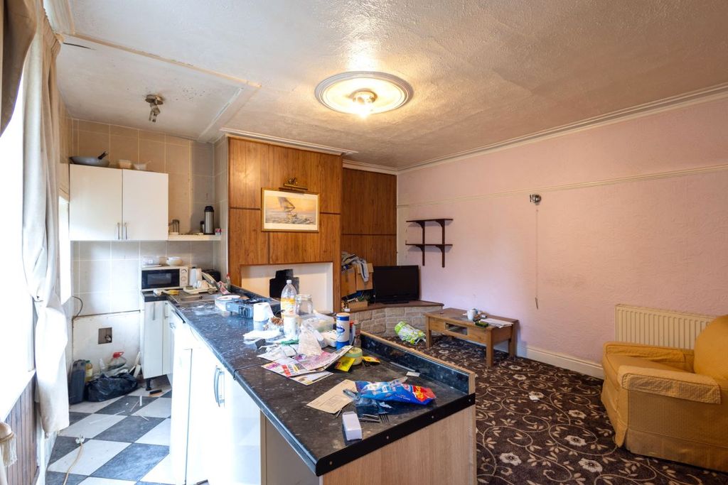 Property photo 3 of 12