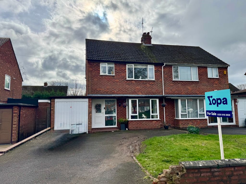 Property photo 1 of 6 Front And Driveway