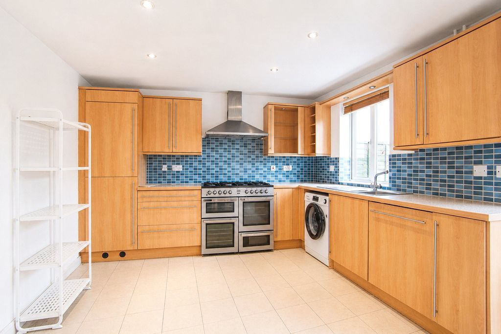 Property photo 3 of 12 Picture No. 02