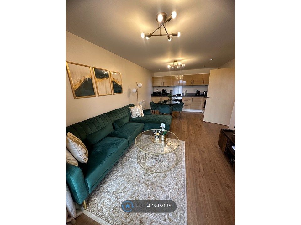 Property photo 1 of 7 Living Room