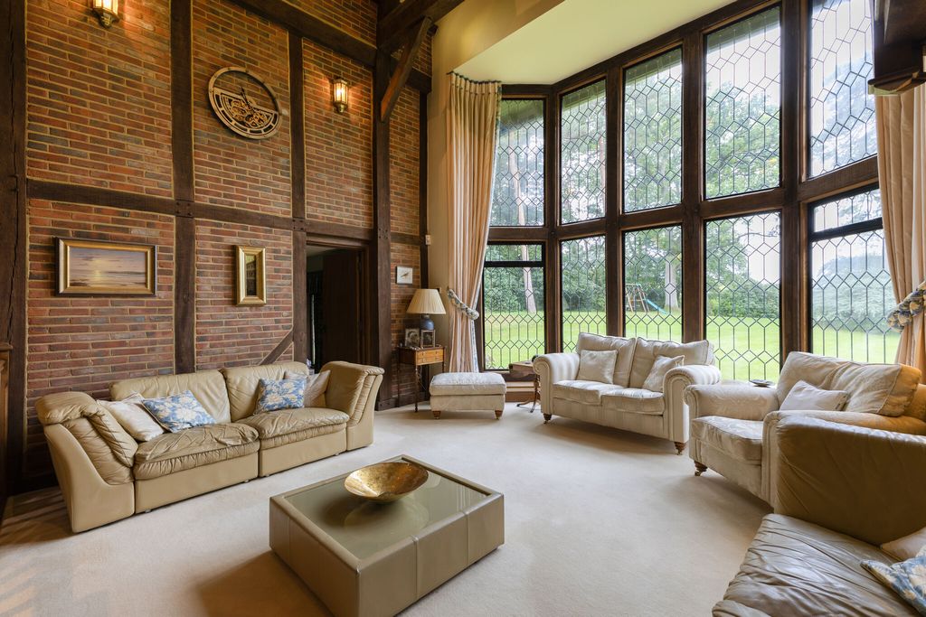 Property photo 2 of 25