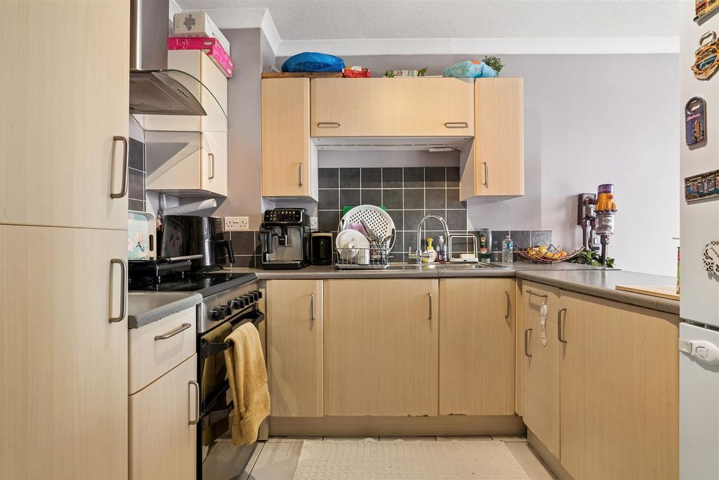 Property photo 2 of 7 3 Millers Mead Court Sw19 Kitchen 1.Jpg