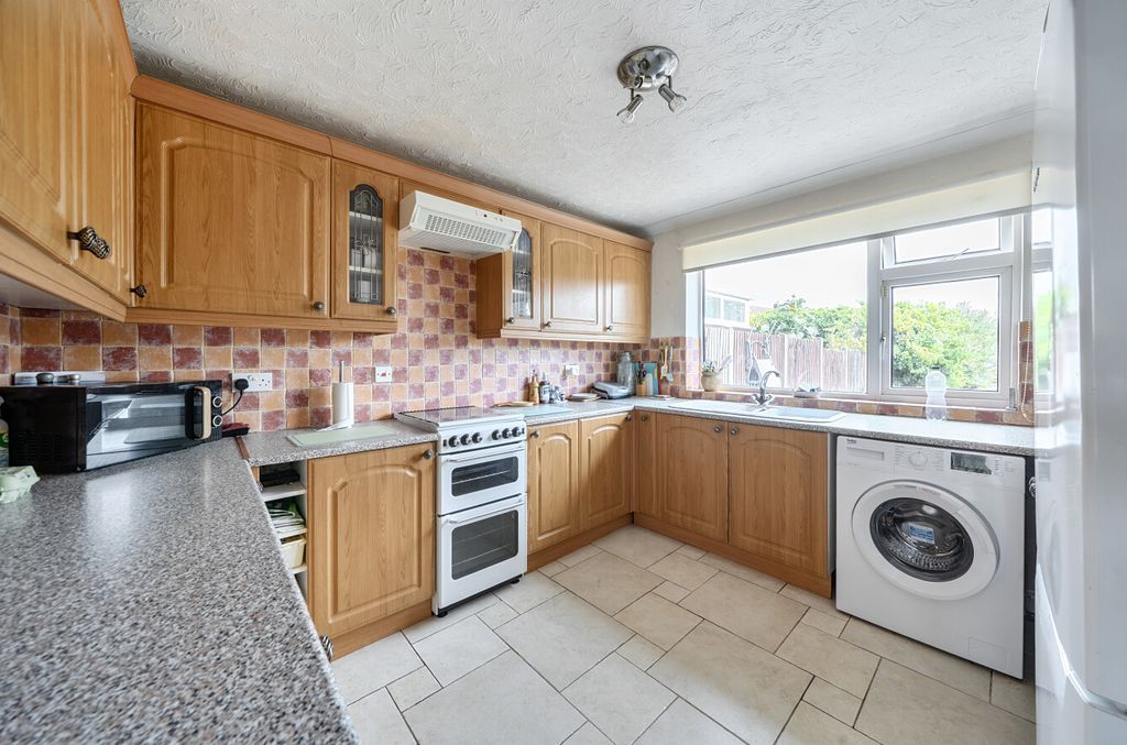 Property photo 3 of 18 1499487-18-6A7201...