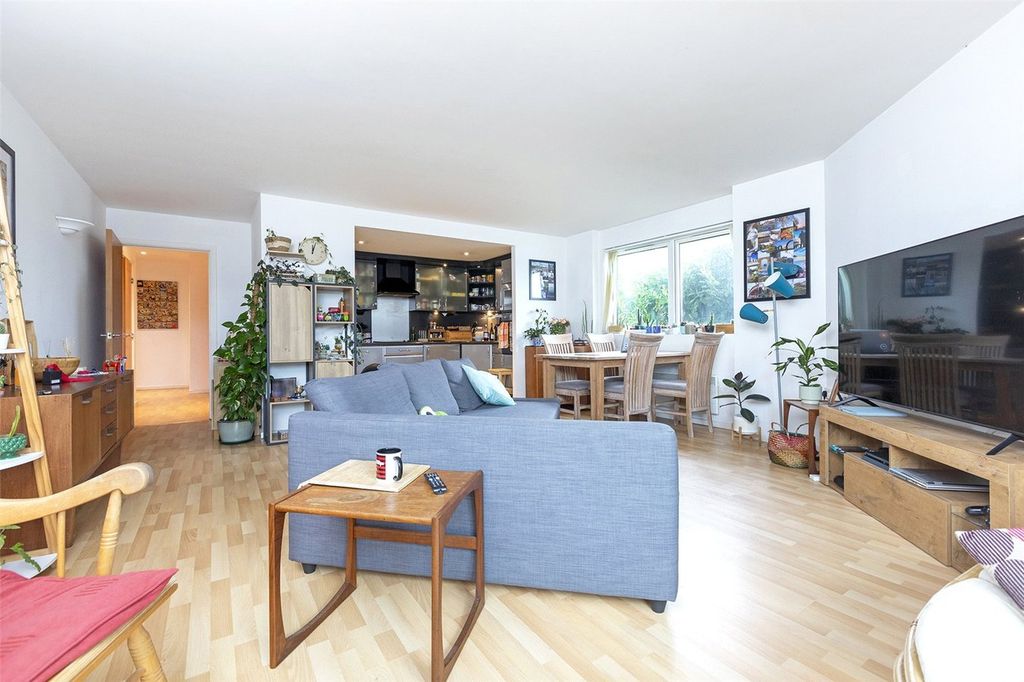 Property photo 3 of 13