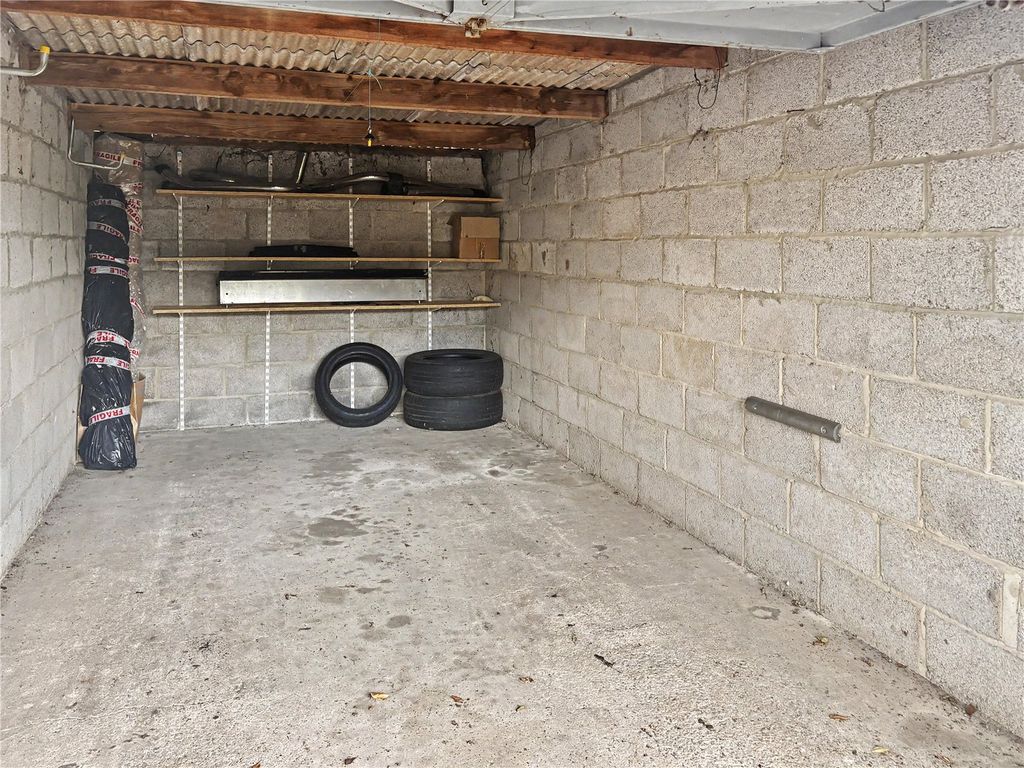 Property photo 2 of 5 Picture No. 03