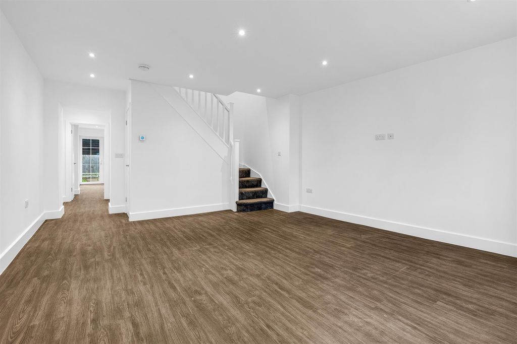 Property photo 3 of 13 Internal-6.Jpg