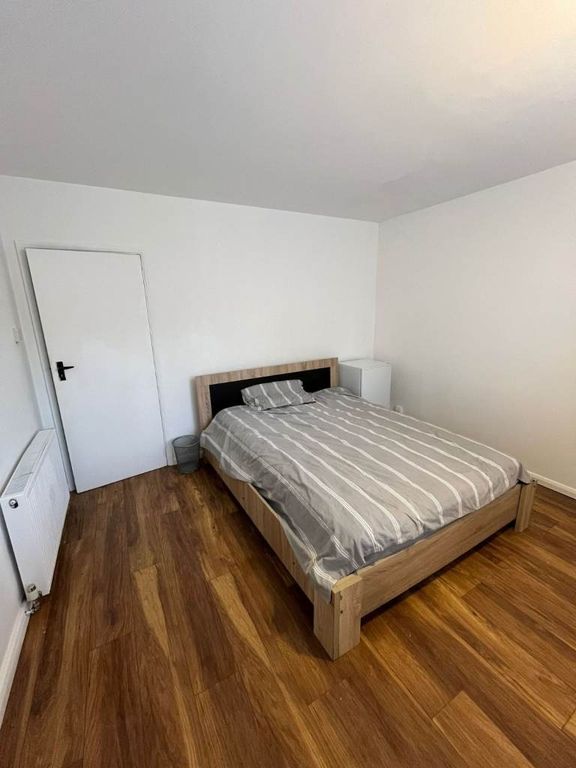 Property photo 1 of 3