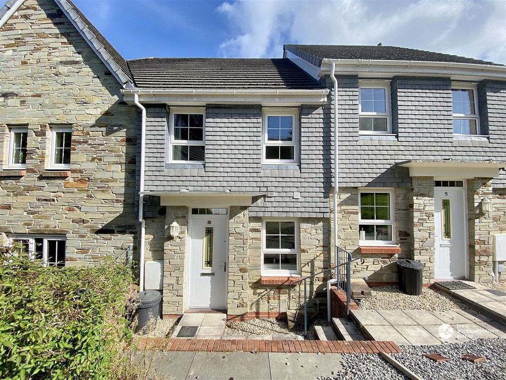 Property photo 1 of 17 Exterior
