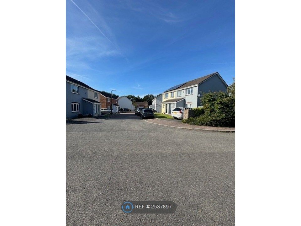 Property photo 2 of 32 Cul-De-Sac View Of Property