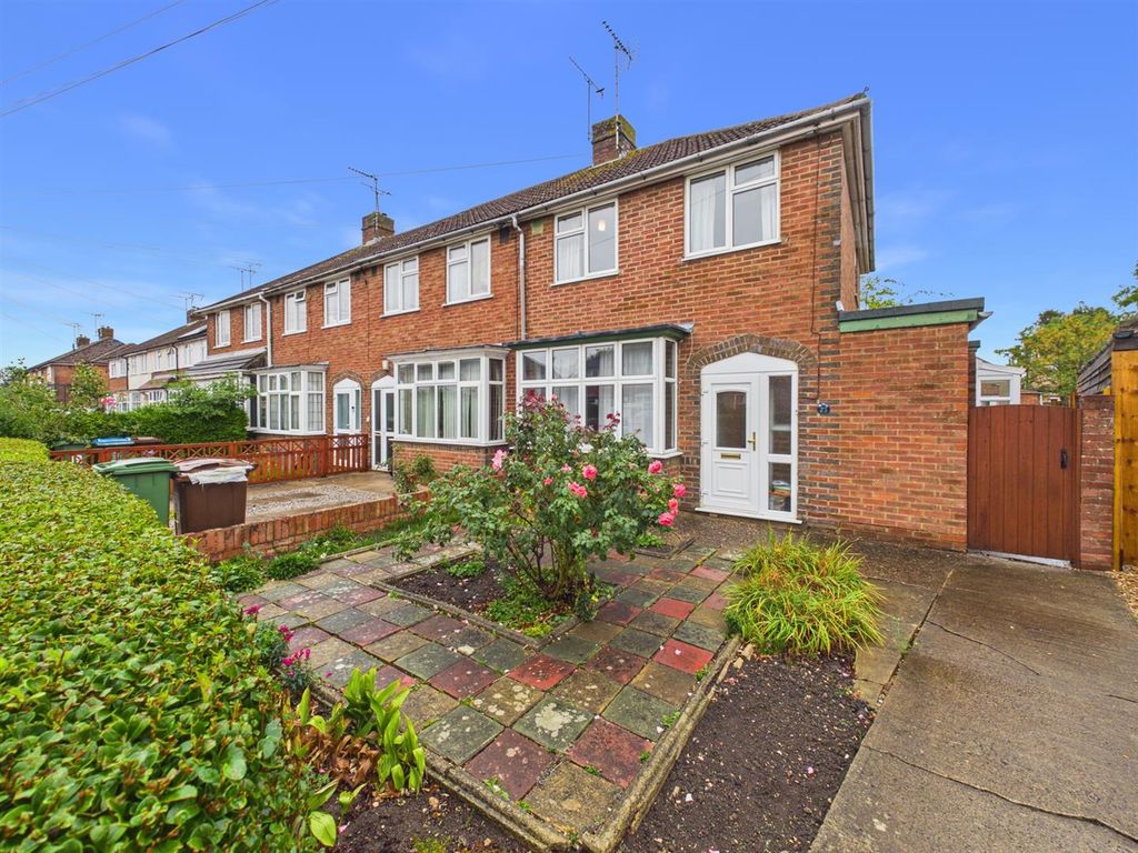Property photo 1 of 13 Cam02435G0-Pr0394-Still017.Jpg