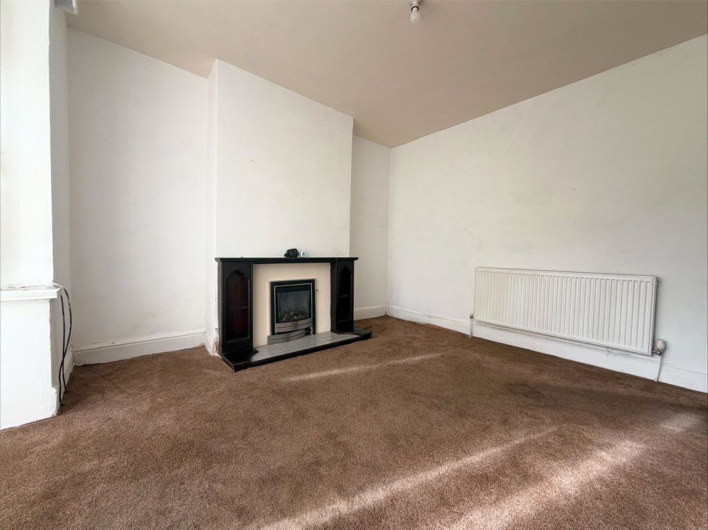 Property photo 2 of 18 Picture No. 04