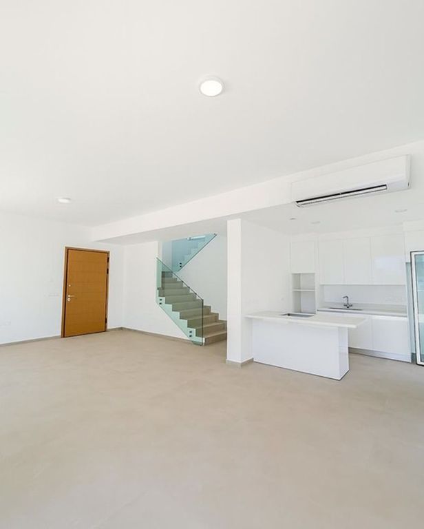 Property photo 2 of 18 Open Plan Living