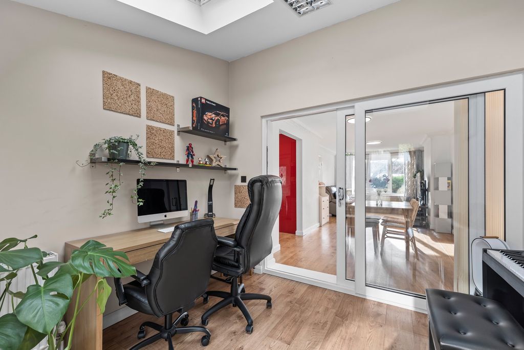 Property photo 3 of 22