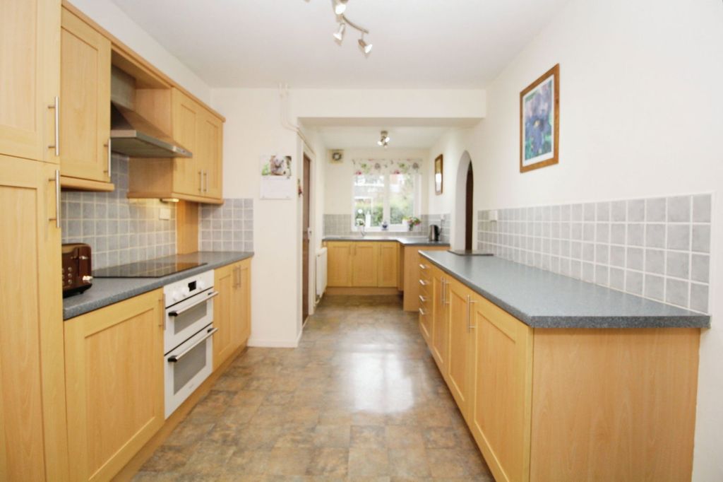 Property photo 3 of 31