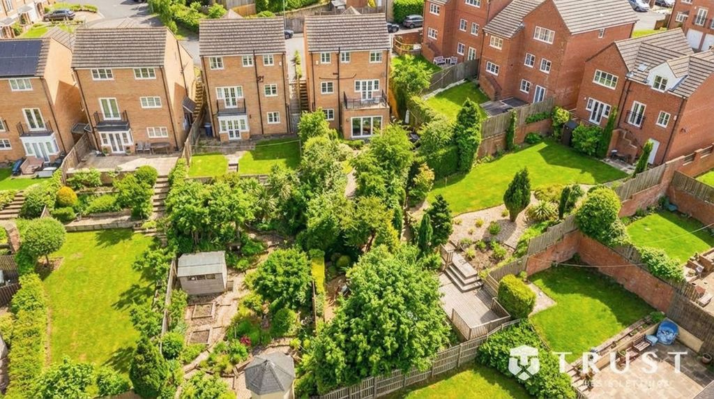 Property photo 2 of 41