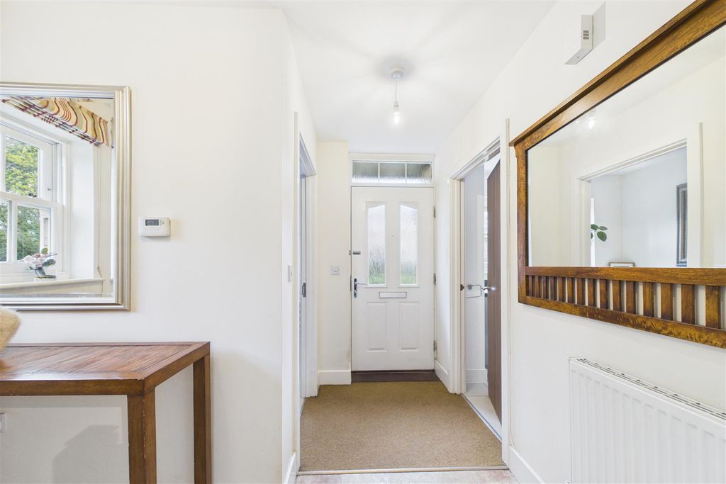 Property photo 2 of 23 Cam01894G0-Pr0281-Still009.Jpg