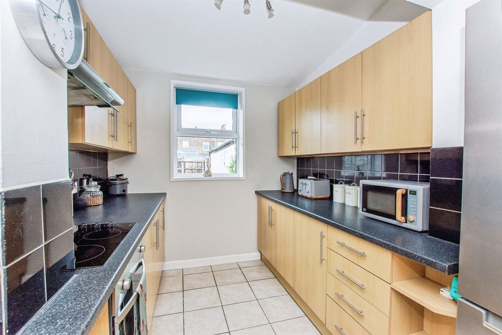 Property photo 3 of 14